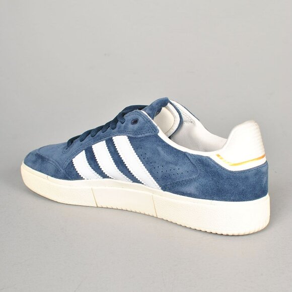 Adidas Tyshawn Low. Brand New. Mens Size: 11 - Picture 7 of 9